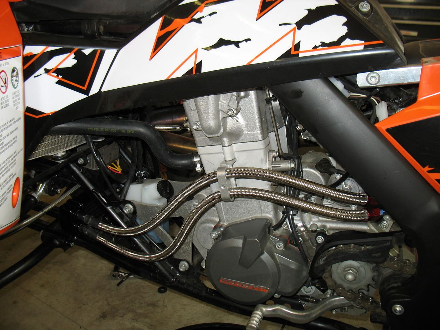 KTM RFS oil cooler / adapter